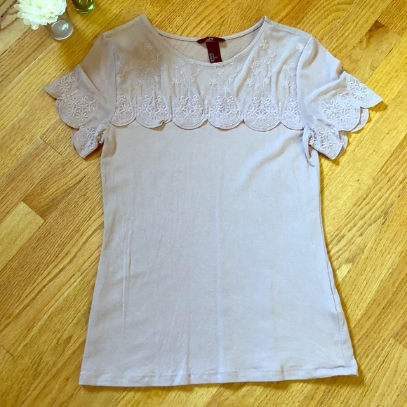 H&M Tops - H&M Top with Embroidered Details